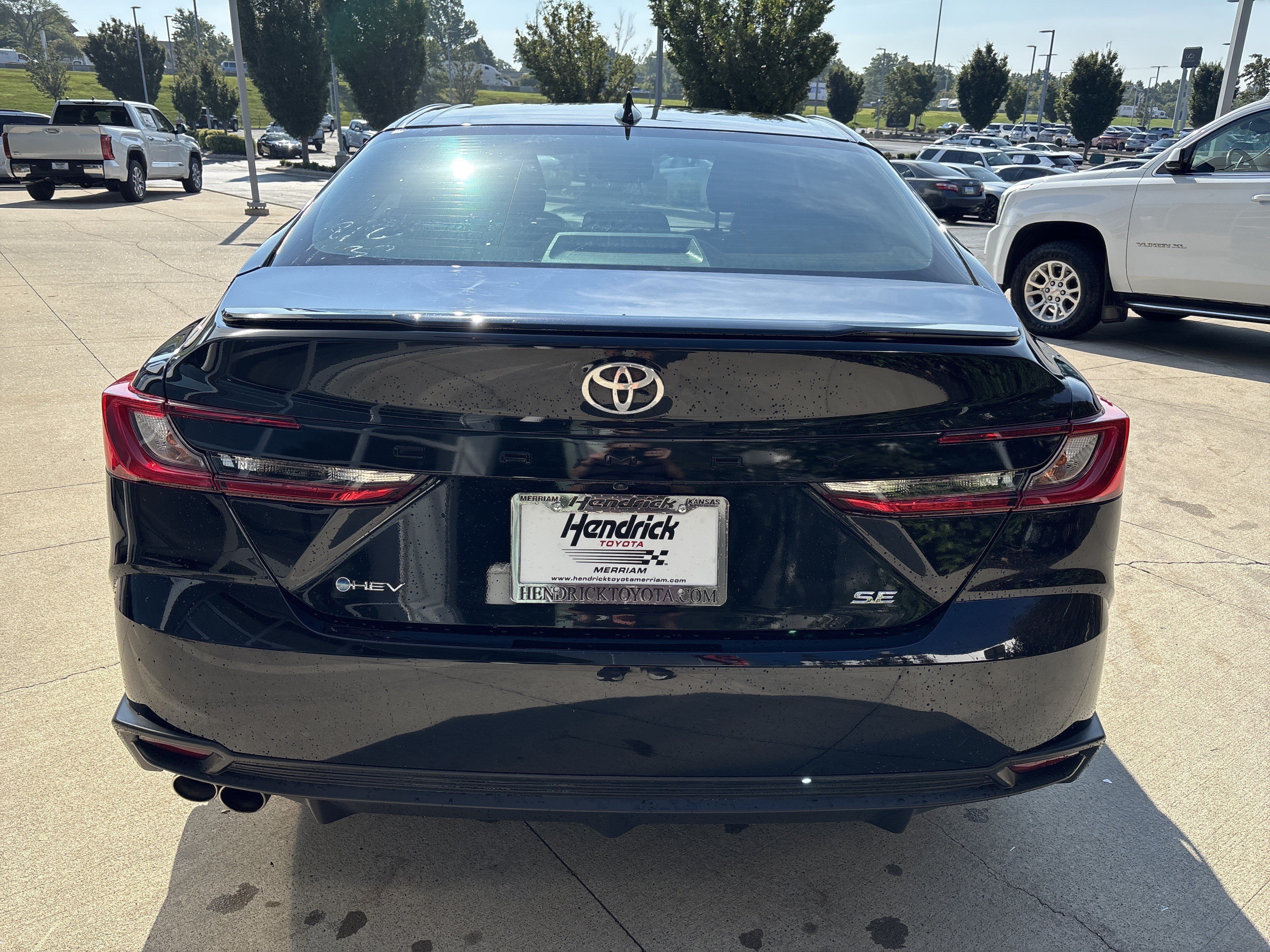 Used 2025 Toyota Camry SE FWD image 8