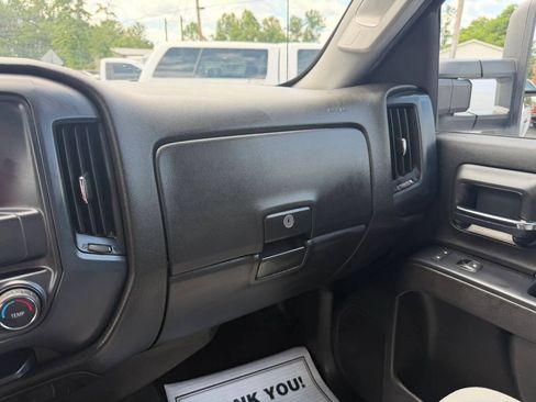 Used 2019 Chevrolet Silverado 2500 W/T AWD/4WD image 37
