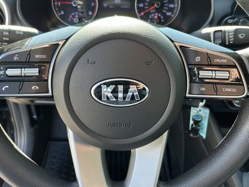 Used 2020 Kia Forte LXS FWD image 18