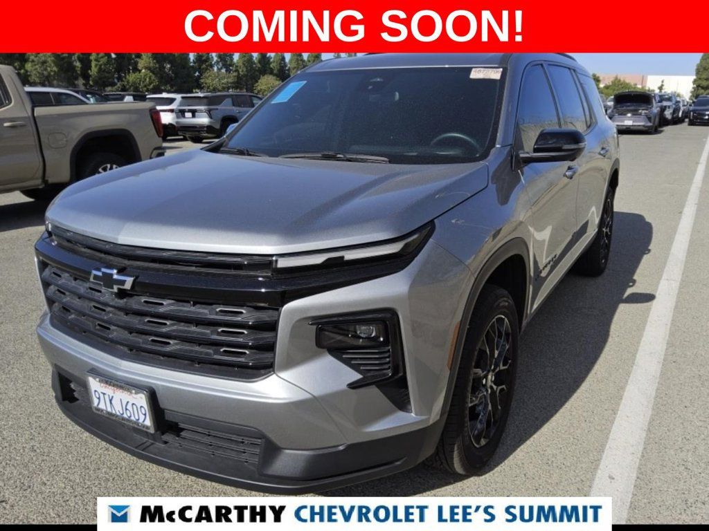 Used 2025 Chevrolet Traverse LT w/ Midnight/Sport Edition FWD image 1
