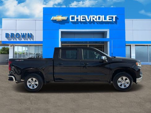 Used 2025 Chevrolet Silverado 1500 LT image 2