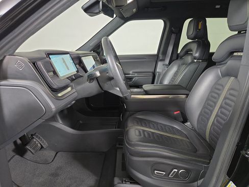 Used 2025 Rivian R1S Adventure AWD/4WD image 20