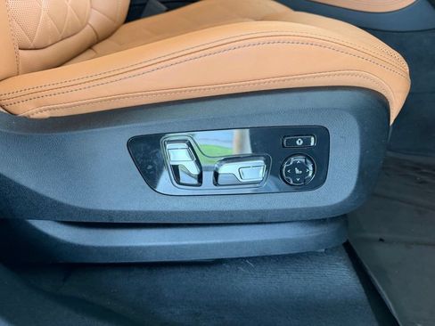 Used 2023 BMW X7 xDrive40i w/ M Sport Package AWD/4WD image 27