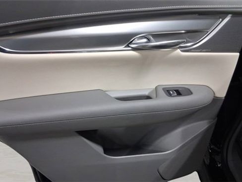 Used 2021 Cadillac XT5 Premium Luxury image 33