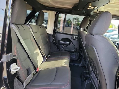 Certified 2022 Jeep Wrangler Unlimited Rubicon AWD/4WD image 24