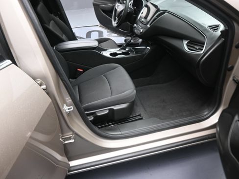 Used 2024 Chevrolet Malibu LT FWD image 20