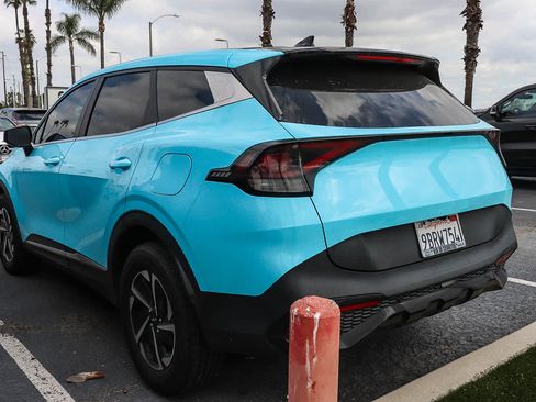 Used 2023 Kia Sportage LX image 7