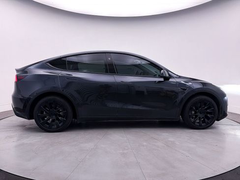 Used 2024 Tesla Model Y Long Range image 37