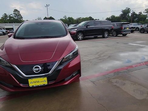 Used 2022 Nissan Leaf SV FWD image 3