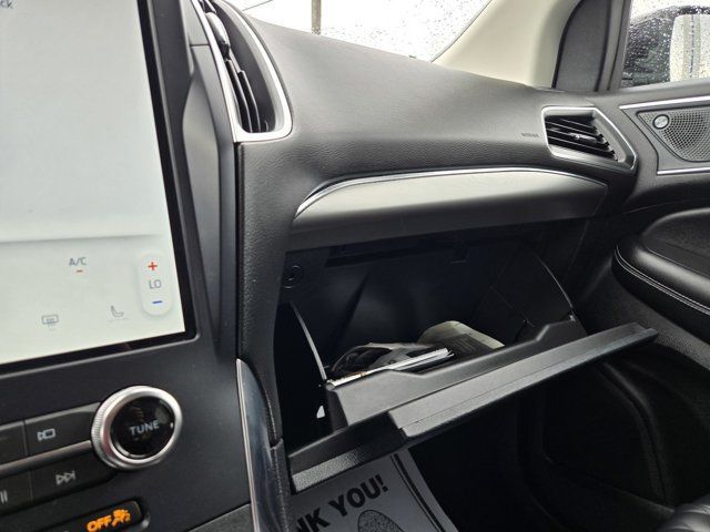 Used 2023 Ford Edge Titanium AWD/4WD image 15