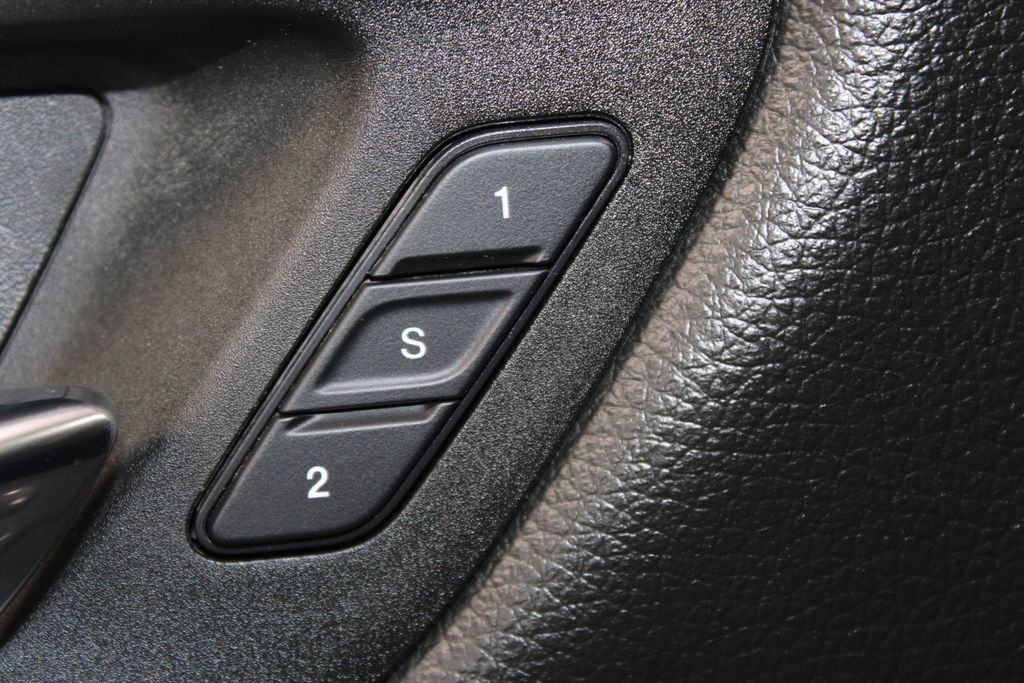 Used 2025 RAM 1500 Laramie AWD/4WD image 28