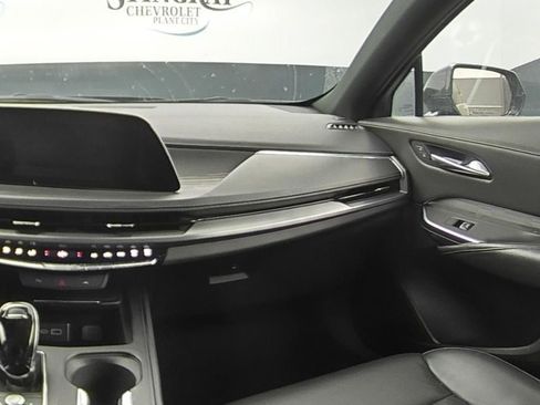 Used 2024 Cadillac XT4 Premium Luxury FWD image 15