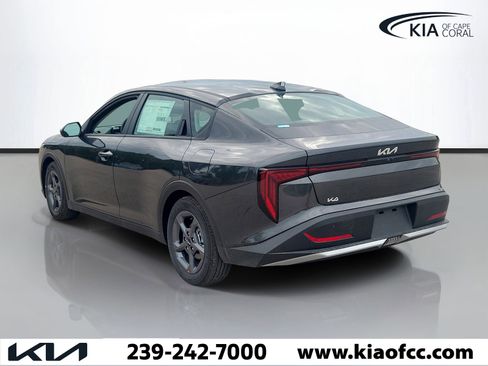 New 2026 Kia K4 FWD image 4