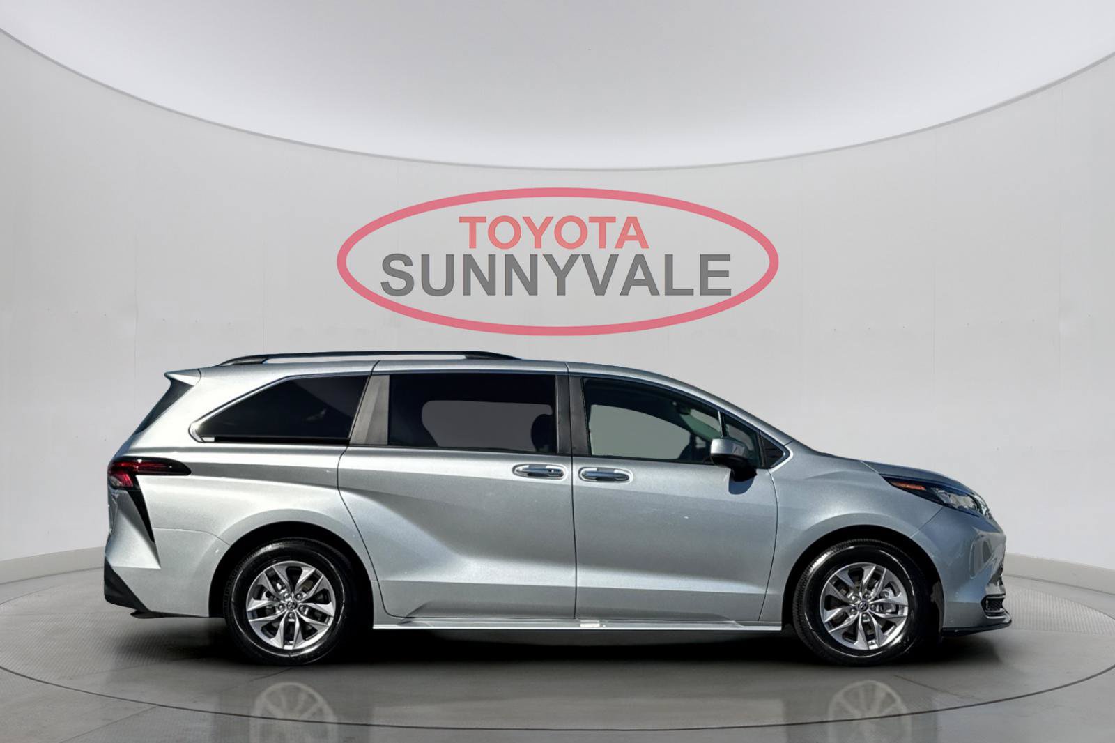 Certified 2025 Toyota Sienna XLE w/ XLE Plus Package AWD/4WD image 10