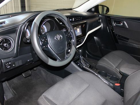 Used 2017 Toyota Corolla iM FWD image 21