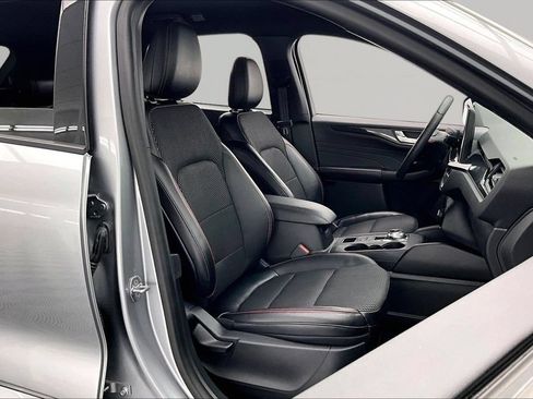 Used 2024 Ford Escape ST-Line w/ Tech Pack #1 AWD/4WD image 7