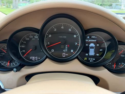 Used 2014 Porsche Cayenne AWD/4WD image 13