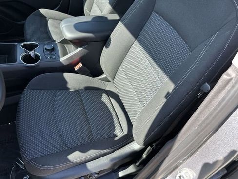 Used 2023 GMC Terrain SLE w/ Driver Convenience Package FWD image 16