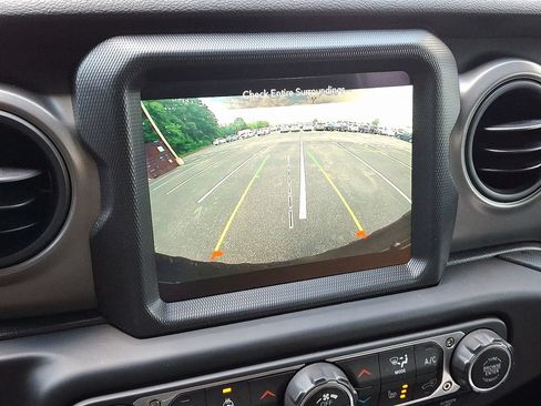 Used 2022 Jeep Wrangler Unlimited Sport AWD/4WD image 18