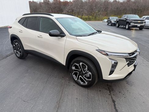 New 2026 Chevrolet Trax RS w/ Driver Confidence Package image 7