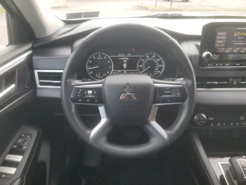 Used 2022 Mitsubishi Outlander ES FWD image 15