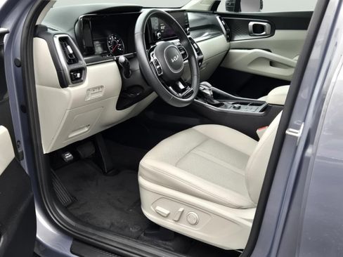 Used 2023 Kia Sorento S w/ Panoramic Sunroof Package image 16