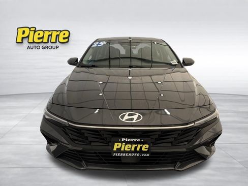 Used 2025 Hyundai Elantra Limited image 7