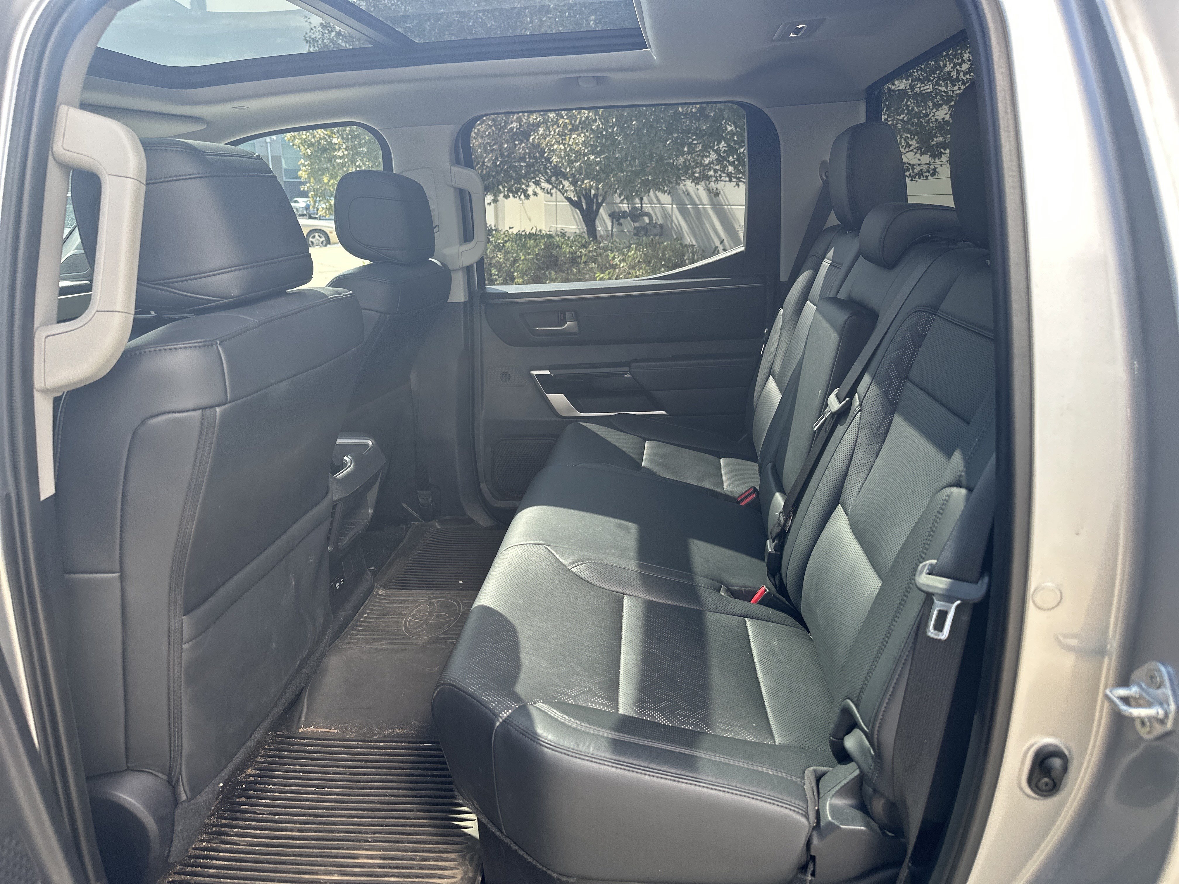 Used 2024 Toyota Tundra Limited AWD/4WD image 27