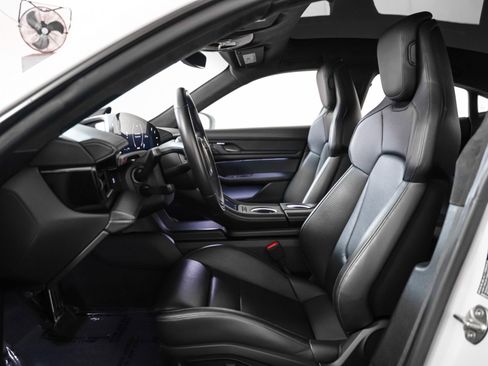 Certified 2022 Porsche Taycan GTS image 5