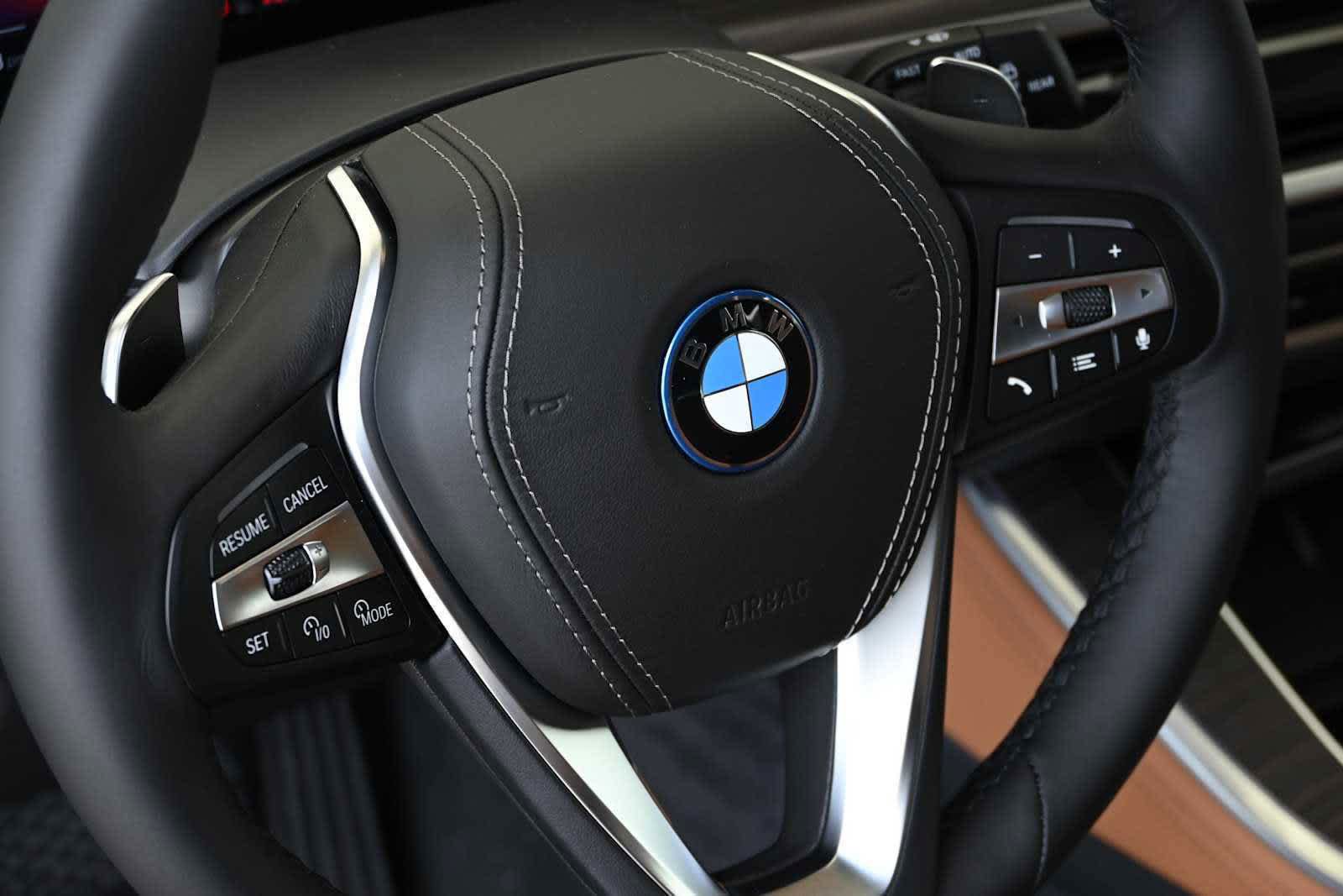 Used 2026 BMW X5 xDrive50e AWD/4WD image 17