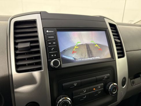 Used 2021 Nissan Frontier SV w/ SV Utility Package image 8