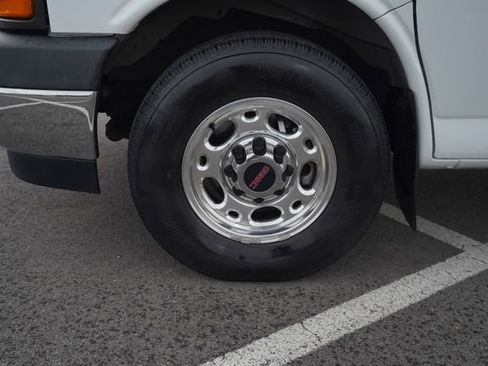 Used 2021 GMC Savana 3500 w/ Driver Convenience Package image 10