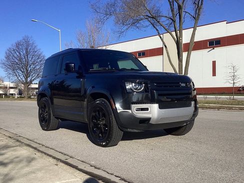 Used 2023 Land Rover Defender 90 S image 4