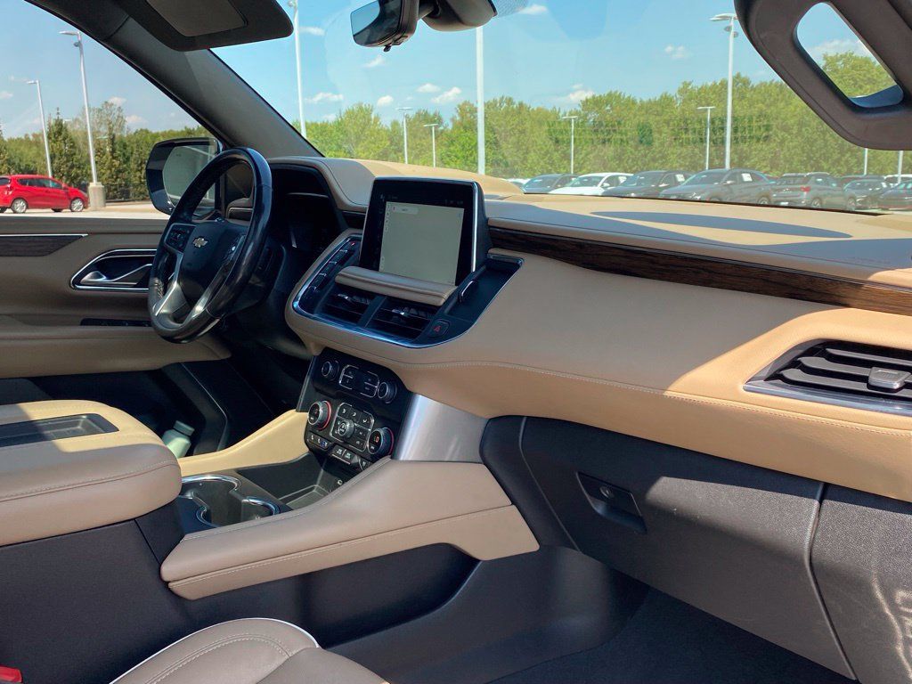 Used 2022 Chevrolet Tahoe Premier AWD/4WD image 32