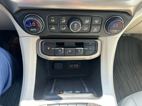 Used 2023 GMC Acadia Denali w/ Denali Ultimate Package AWD/4WD image 20