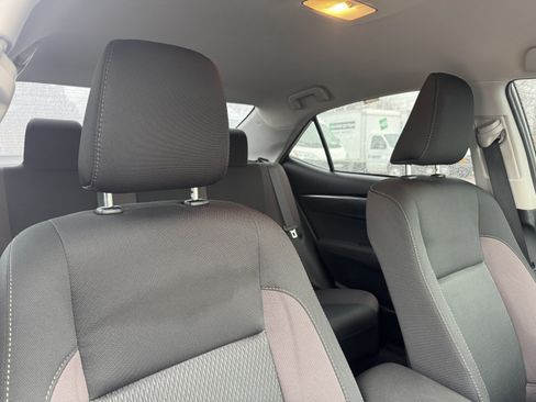 Used 2018 Toyota Corolla LE image 20