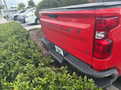Used 2022 Chevrolet Silverado 1500 LT RWD image 8