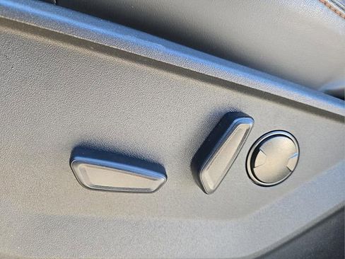 Used 2025 Ford Expedition Active image 23