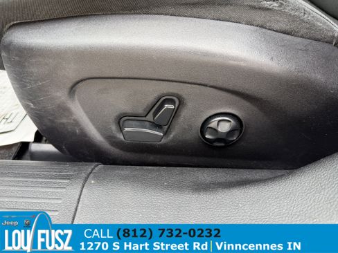 Used 2015 Chrysler 200 Limited w/ Convenience Group image 12