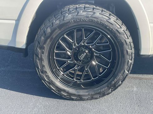 Used 2020 RAM 1500 Limited AWD/4WD image 9