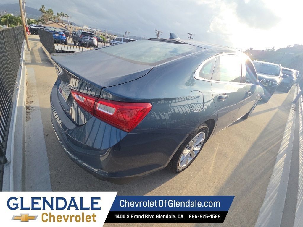 Used 2025 Chevrolet Malibu LT FWD image 5