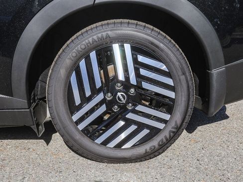 New 2026 Nissan Leaf SV+ w/ Floor Mat Package (SV+) FWD image 10