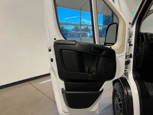 Used 2020 RAM ProMaster 2500 image 22