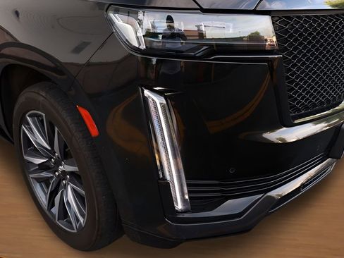 Used 2023 Cadillac Escalade ESV Sport w/ Touring Package AWD/4WD image 18