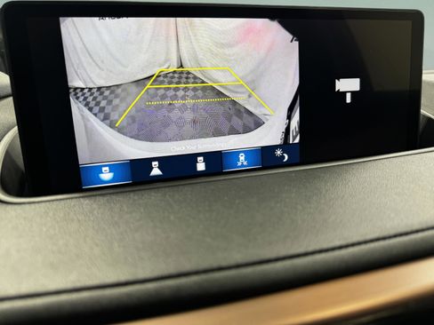 Certified 2023 Acura MDX FWD w/ Technology Package image 23