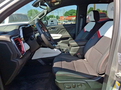 Used 2024 GMC Canyon AT4X w/ AT4X AEV Edition AWD/4WD image 10