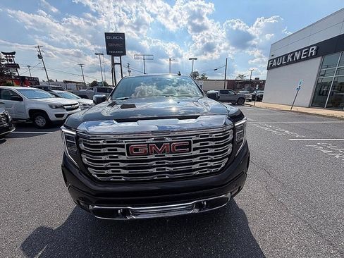 Certified 2023 GMC Sierra 1500 Denali w/ Denali Reserve Package AWD/4WD image 9