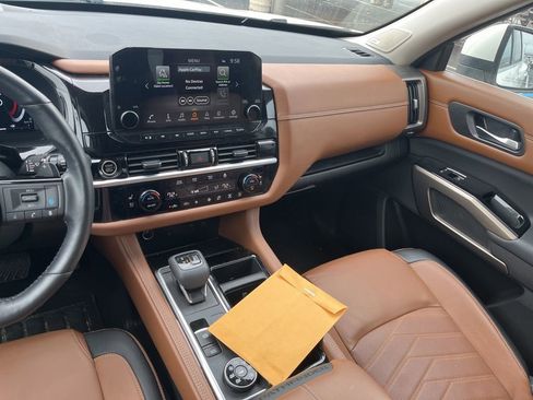 Used 2024 Nissan Pathfinder Platinum AWD/4WD image 27
