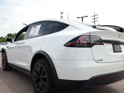 Used 2022 Tesla Model X AWD/4WD image 3