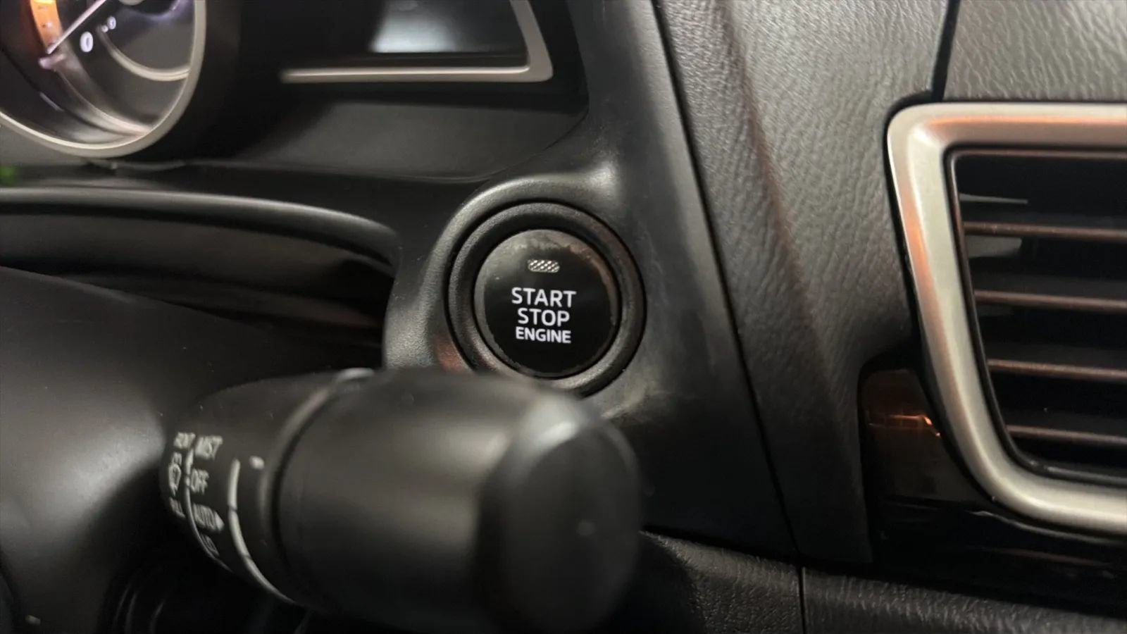 Used 2016 MAZDA MAZDA3 i Grand Touring FWD image 16
